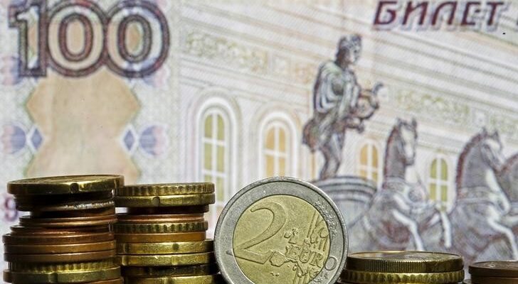 Эксперт рассказал, с чем рубль закончит июнь