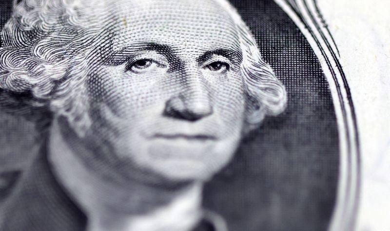 Доллар слабеет по отношению к мировым валютам