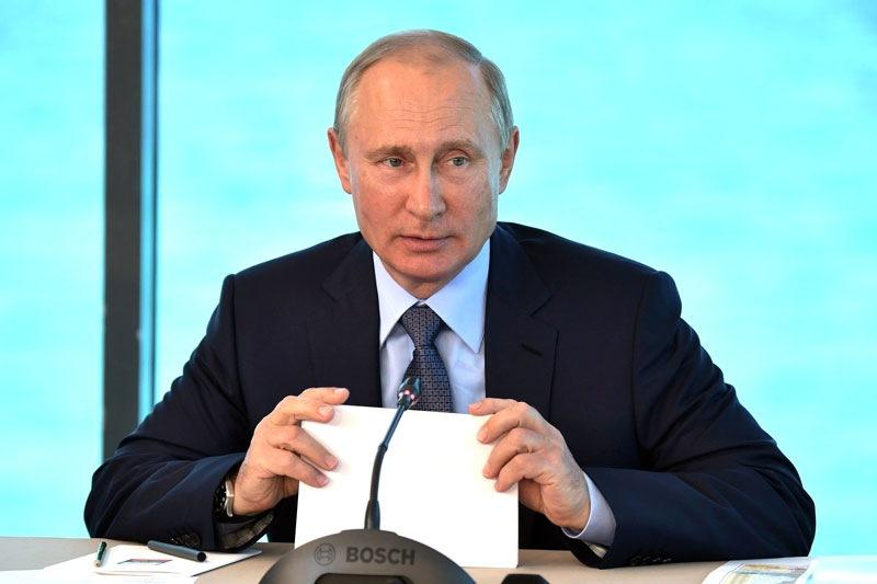Путин подписал закон о налоге на прибыль для крупных компаний