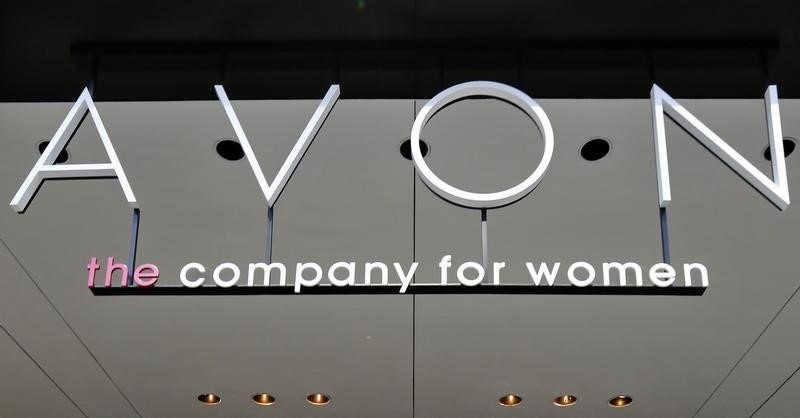 Avon отказалась продавать активы в России