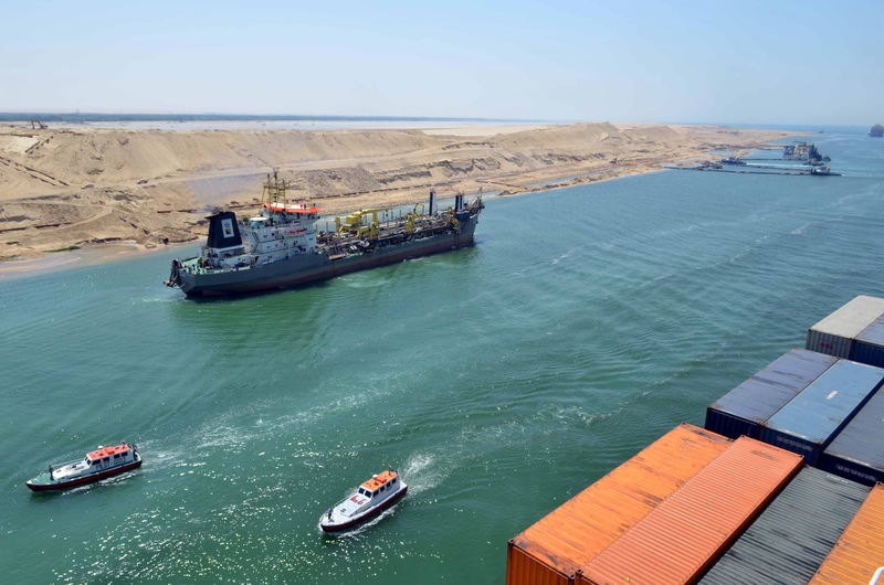 Египет сообщил о удвоении доходов от Суэцкого канала
