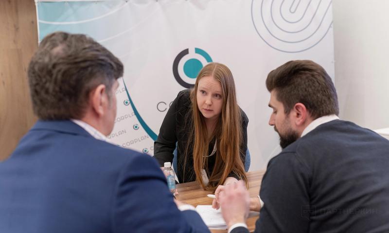 ИТ-бизнес без программирования: как платформа Corplan помогает зарабатывать деньги с помощью аналитических продуктов