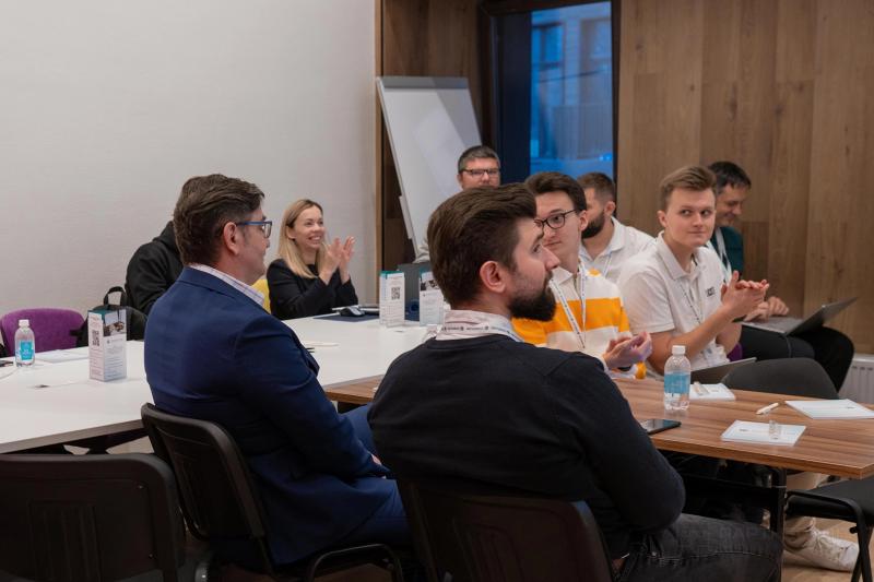 ИТ-бизнес без программирования: как платформа Corplan помогает зарабатывать деньги с помощью аналитических продуктов