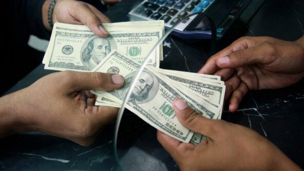 ЦБ продлил ещё на полгода ограничения на перевод валюты за рубеж — до 31 марта 2026 года