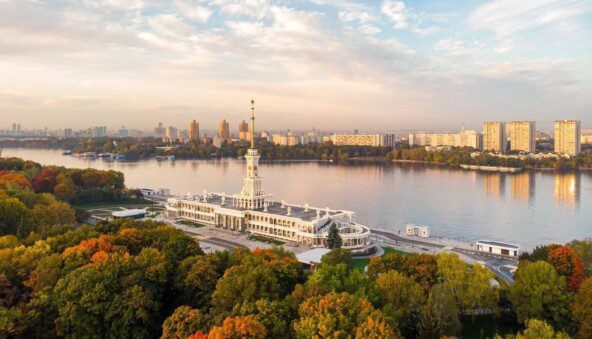 День 1312: за восемь месяцев 2025 года количество турпоездок по России выросло на 5% год к году и превысило 61 млн